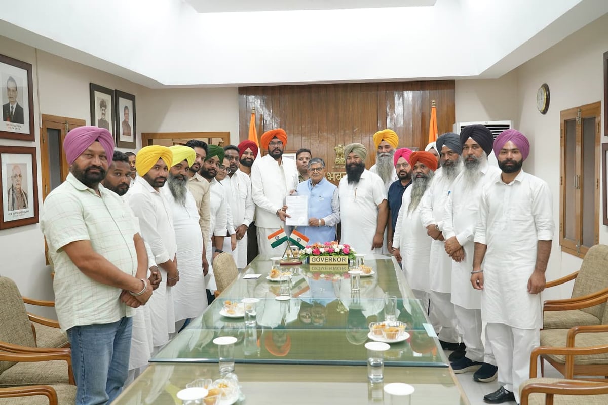 Dhaliwal meets Punjab governor, seeks permanent solution to Ajnala flood crisis