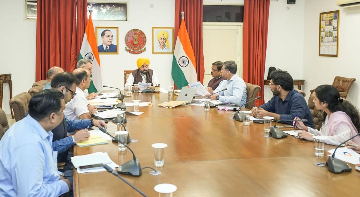 Punjab CM orders massive awareness drive for healthcare schemes