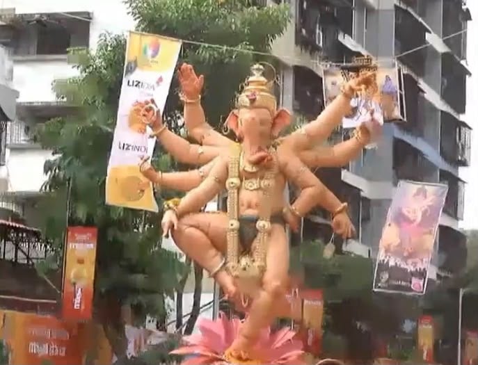 Mumbai bids emotional farewell to Lord Ganesha; Visarjan processions begin; massive security in place