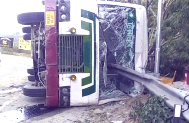 HRTC bus on Manali-Pathankot route overturns in Kullu, five injured
