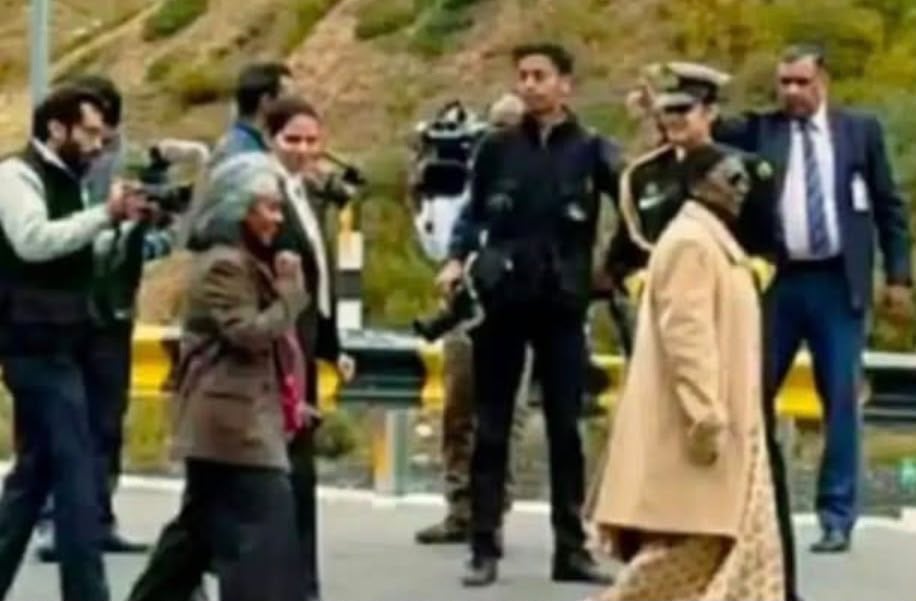 President Droupadi Murmu visits Atal Tunnel amid snow-covered Himalayan views