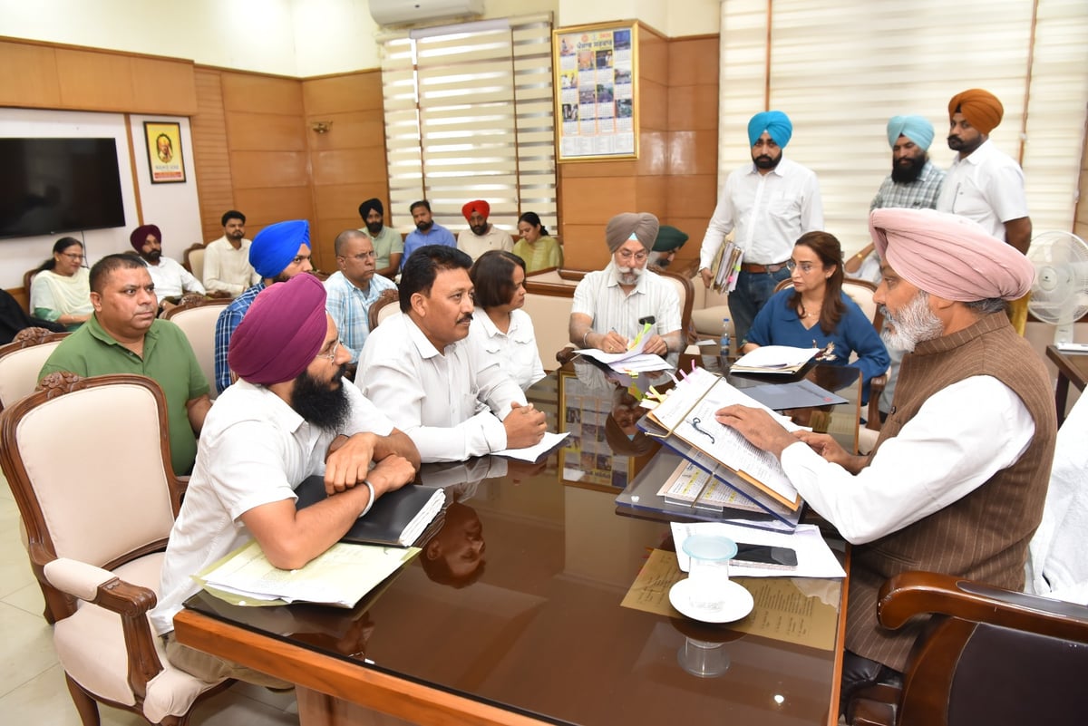 Harpal Cheema holds meetings with Health Employee unions, assures early action on demands