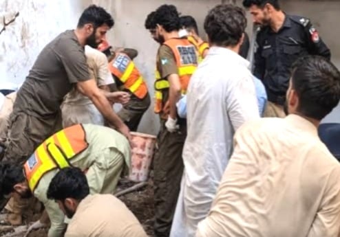 School roof collapses in Pakistan’s Peshawar; kills 28 children and a teacher; 40 injured