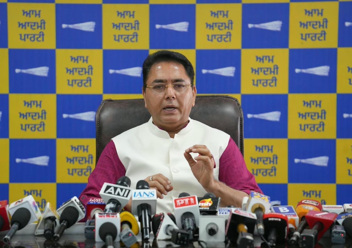 Amit Shah first must explain 3,000-Kg heroin consignments at Mundra Port : Aman Arora 