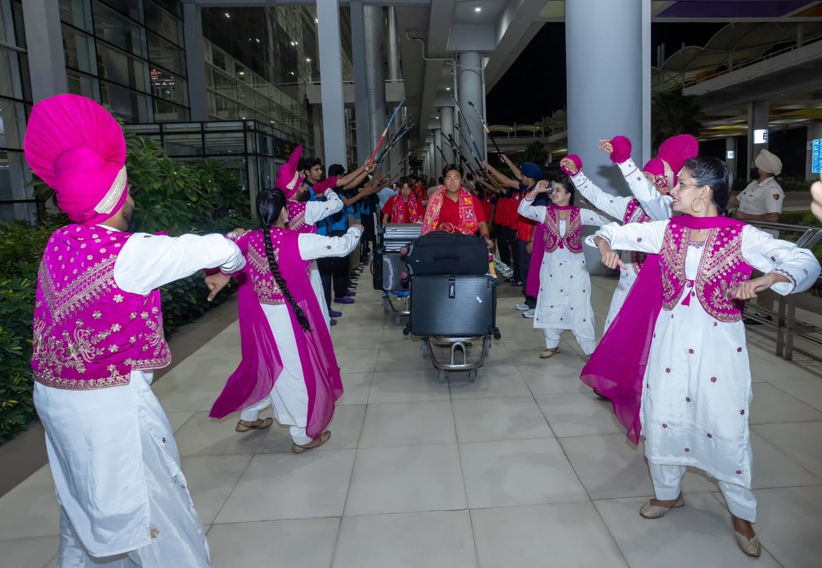 South Korean Hockey Team Gets Grand Punjabi Welcome with Dhol, Bhangra and Phulkari at Mohali Airport