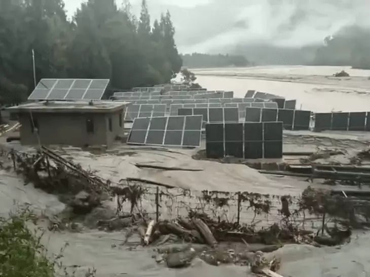 Bhutan Glacial lake burst triggers flood scare in India, 10,000 evacuated