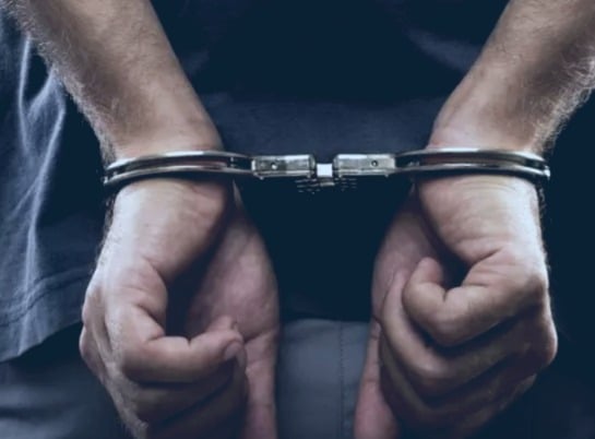 Amritsar Police arrest two drug smugglers with 10.22 Kg heroin in border area